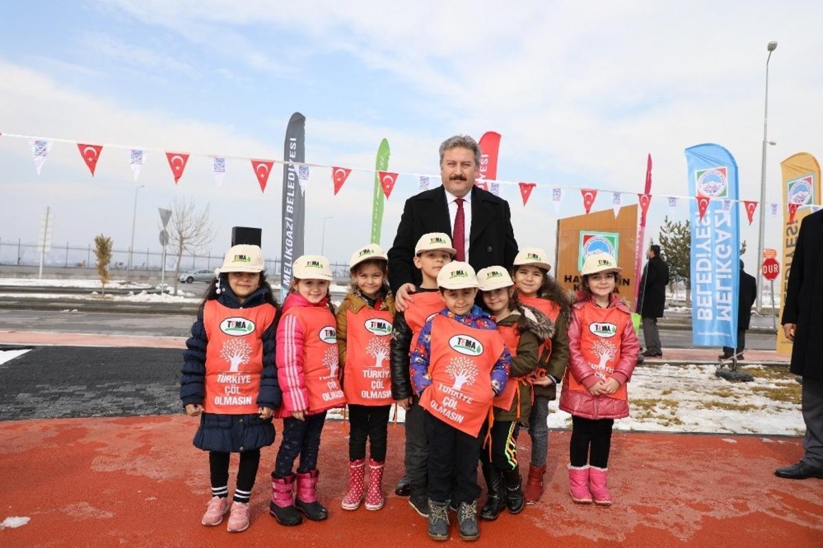 Melikgazi&rsquo;de Hayrettin Karaca Parkı a&ccedil;ıldı