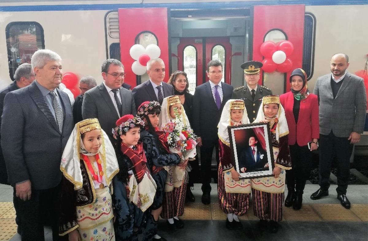 Atat&uuml;rk&rsquo;&uuml;n Aydın&rsquo;a gelişinin 89. yıld&ouml;n&uuml;m&uuml; t&ouml;renle kutlandı