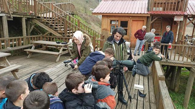 Çocuklar Efteni Gölü’nde kuşları izledi