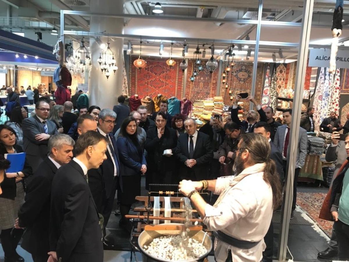 Bursa ipeğine Almanya&rsquo;da b&uuml;y&uuml;k ilgi