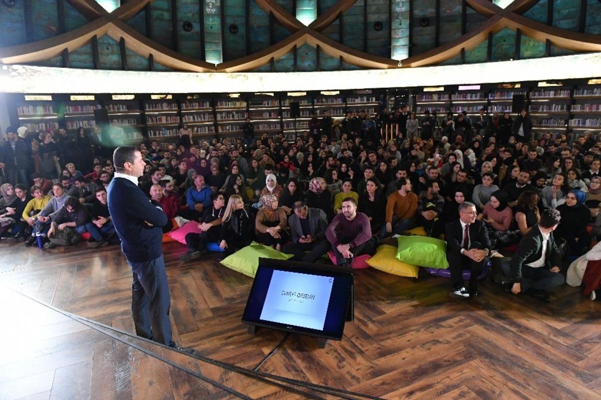 C&uuml;neyt &Ouml;zdemir&rsquo;den takip&ccedil;i sayısı esprisi: &ldquo;Ben T&uuml;rkiye&rsquo;nin Kim Kardashian&rsquo;ıyım&rdquo;