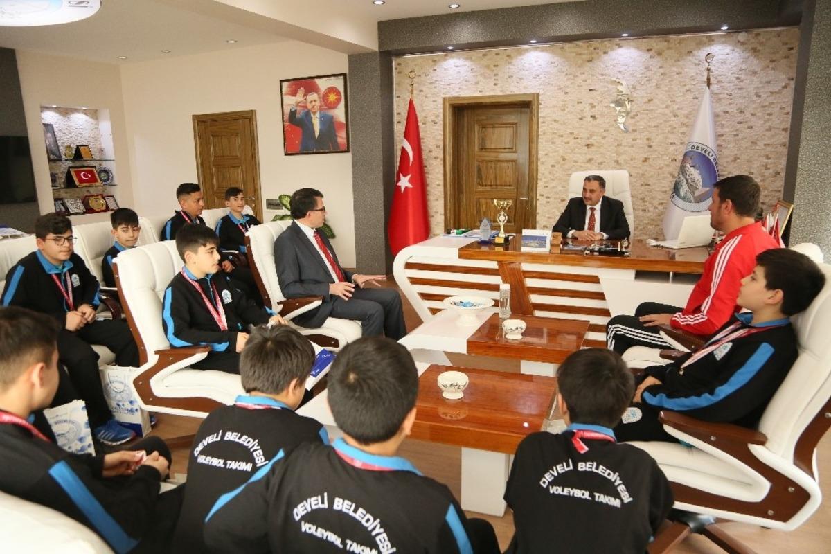 Develi Belediyesi&rsquo;nden voleybolda bir başarı daha