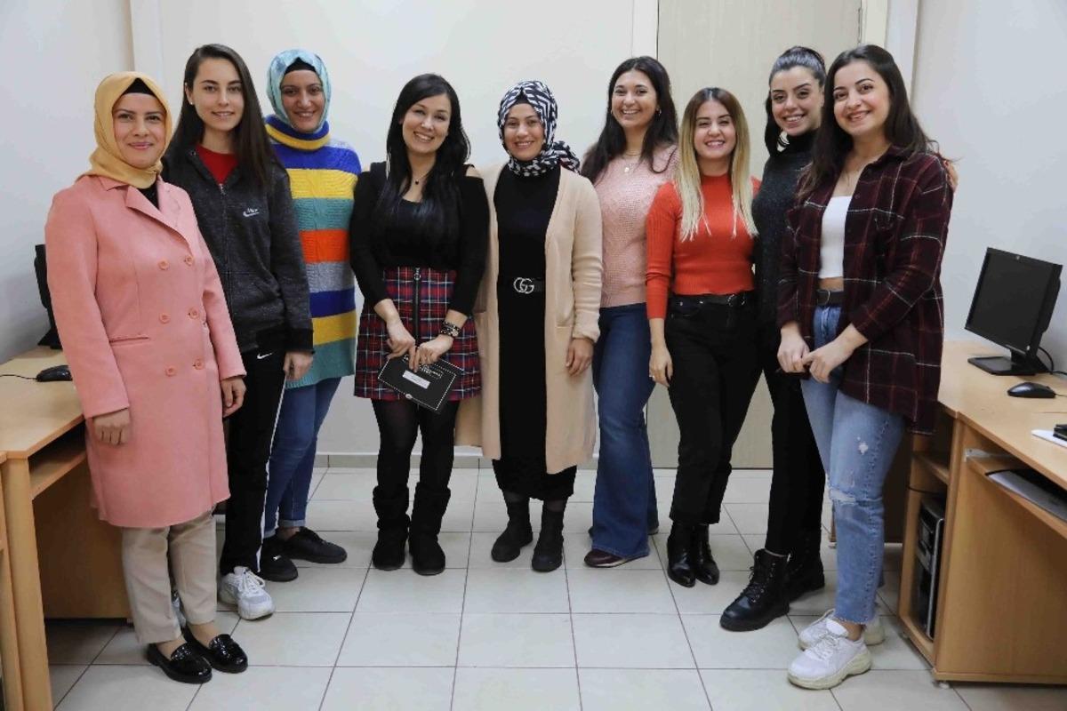 Bayraklı&rsquo;da bilgisayar kursları b&uuml;y&uuml;k ilgi g&ouml;r&uuml;yor