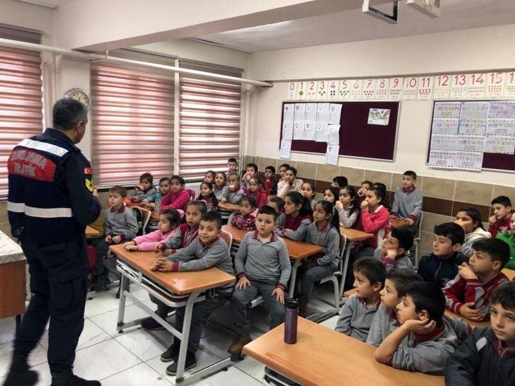 Jandarma ekipleri 199 okulda 15 bin öğrenciye trafik eğitimi verecek G4