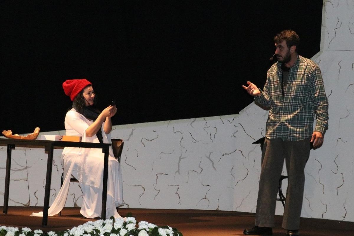 Şehir Tiyatrolarından yeni oyun: D&ouml;rd&uuml;nc&uuml; Ay