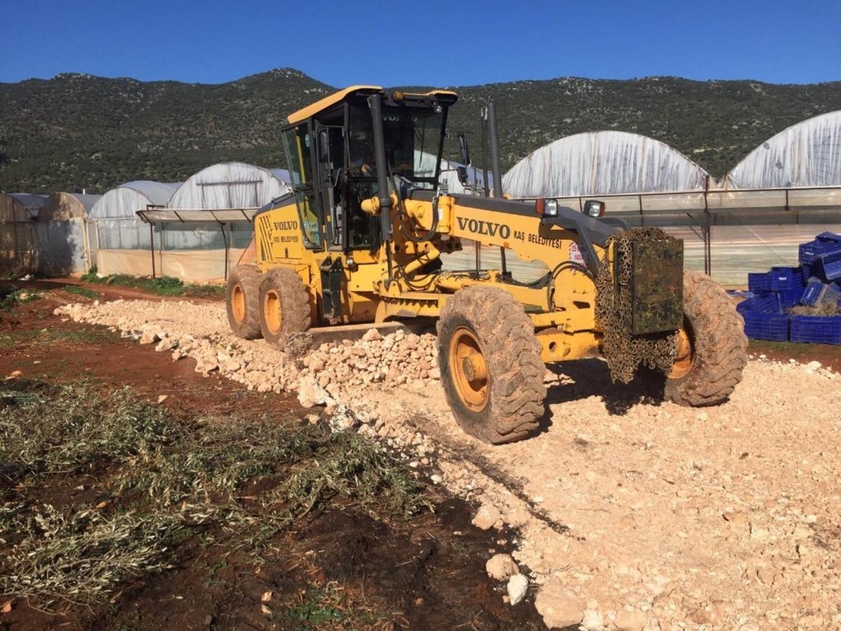 Kaş&rsquo;ta stabilize yol &ccedil;alışması s&uuml;r&uuml;yor