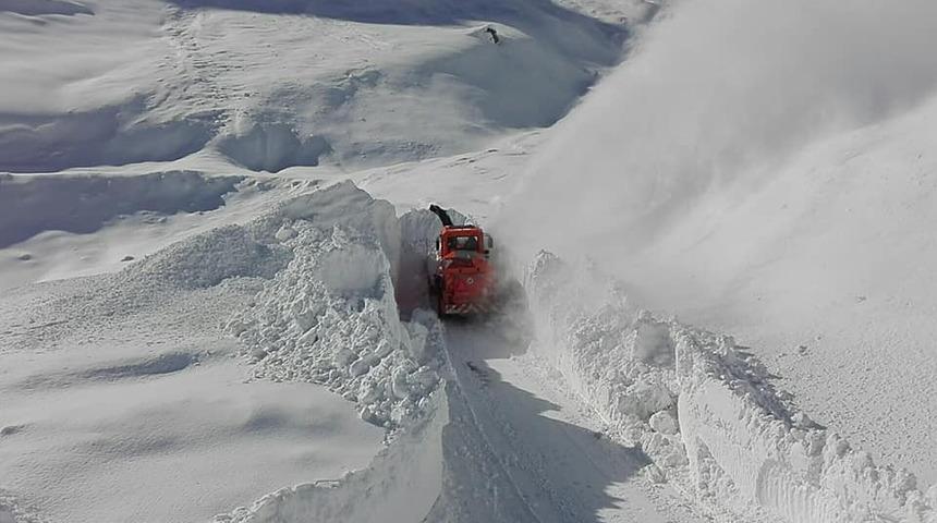 Bayburt&rsquo;ta kardan kapanan yollar a&ccedil;ılıyor