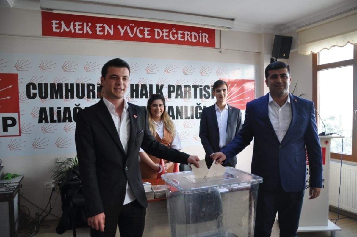 CHP Aliağa Gen&ccedil;lik Kollarında Ahmet Orhan d&ouml;nemi