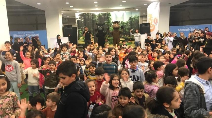 TRT Çocuk’un sevilen karakterileri Forum Erzurum’da çocuklarla buluştu