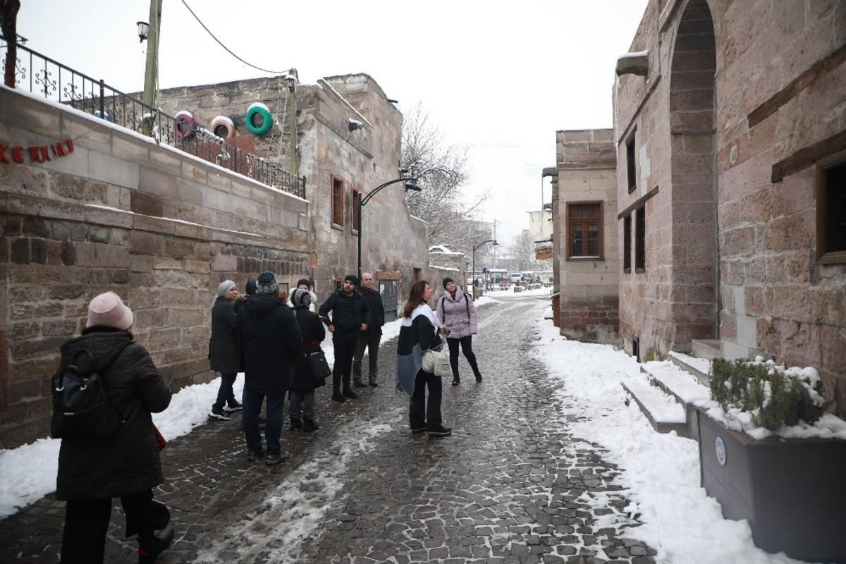 Usta isimlere Talas&rsquo;ın tarihi mekanları tanıtıldı