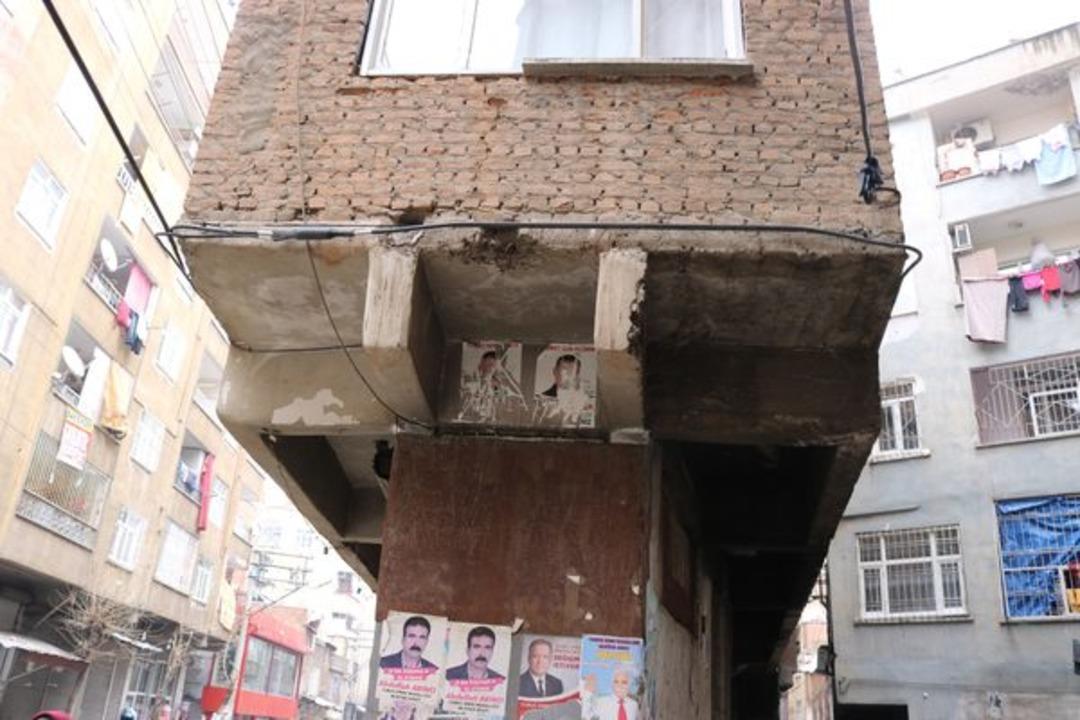 6,8'lik depreme bile dayandı! Binayı g&ouml;ren g&ouml;zlerine inanamıyor