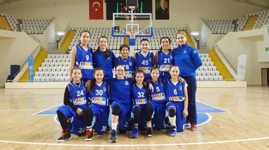 Yunusemreli potanın sultanları lige galibiyetle başladı