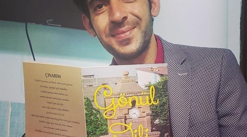 Şiir kitabının gelirini depremzedelere bağışlayacak