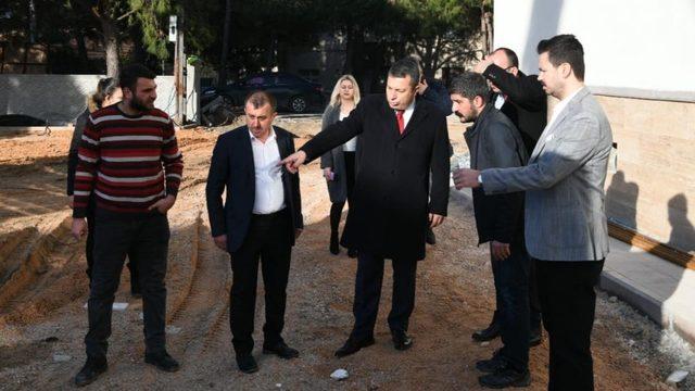 Kaymakam Şahin, inşaatı tamamlanan Umurbey Ortaokulunda incelemelerde bulundu