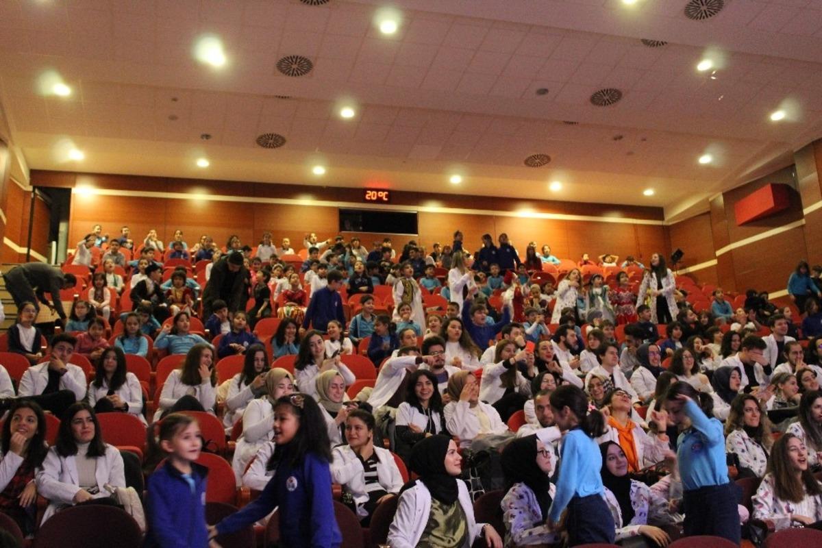 Zeytinburnulu &ouml;ğrencilere geri d&ouml;n&uuml;ş&uuml;m semineri verildi