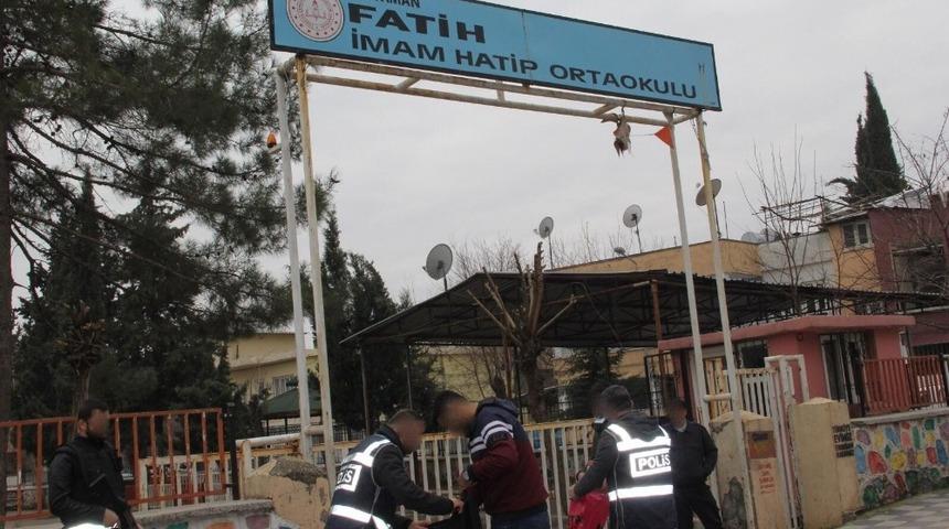 Okul &ccedil;evresi ve servis ara&ccedil;ları denetlendi