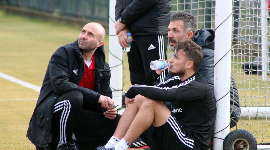 Beşiktaş'ta Ljajic'in başı döndü, Gökhan Gönül ayağına darbe aldı