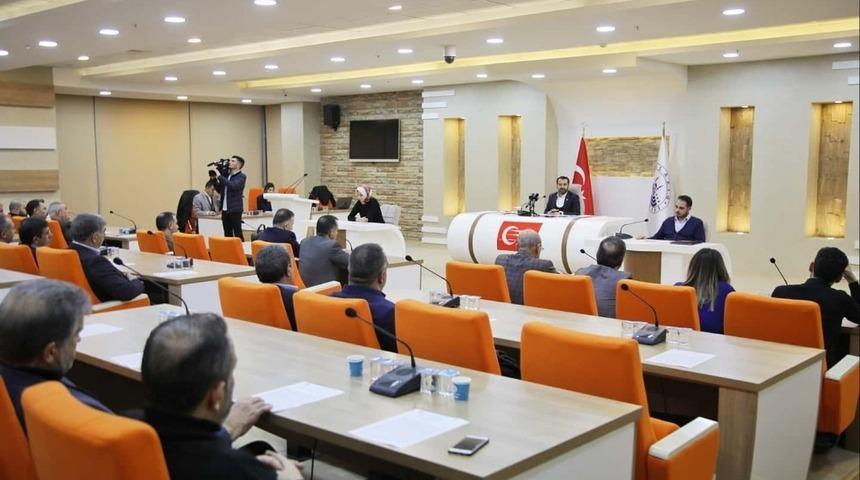 Başkan Şerifoğulları,"Eski yapıları bir an &ouml;nce d&ouml;n&uuml;şt&uuml;rmenin gayreti i&ccedil;inde olacağız"