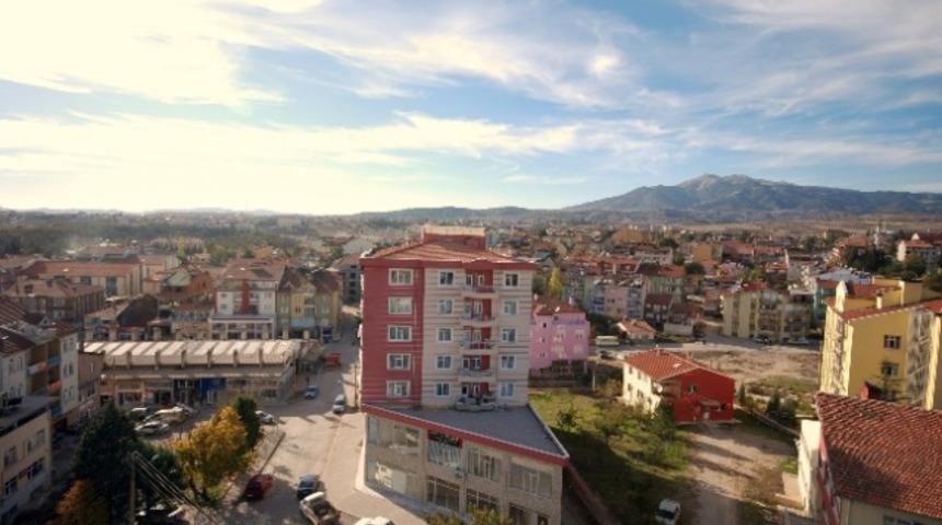 Gediz&rsquo;in merkez n&uuml;fus bin 301 kişi arttı