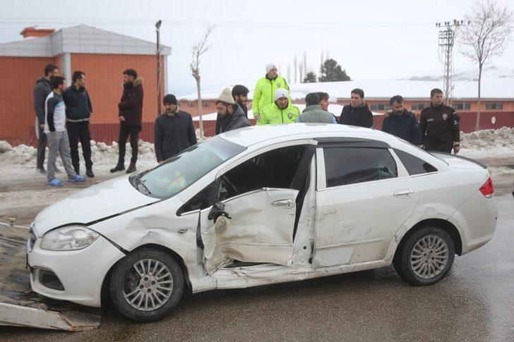 Van’da trafik kazası: 2 yaralı G2
