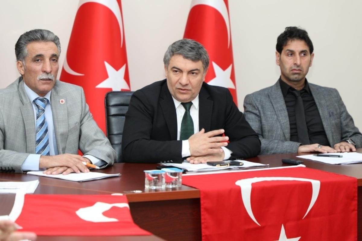 Dilovası Meclis salonu T&uuml;rk bayrakları ile donatıldı