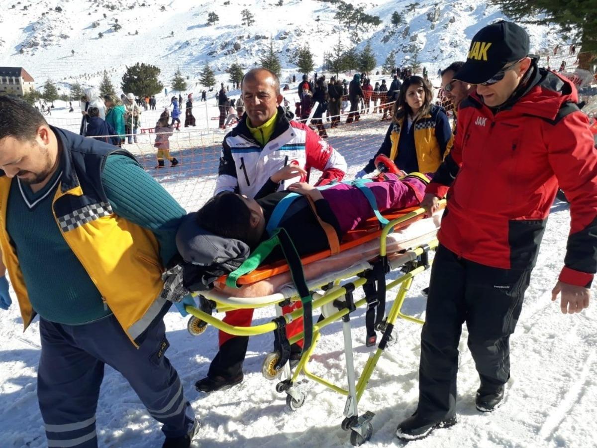 JAK Timlerinden, Davraz&rsquo;da yaralanan 59 kişiye ilk yardım