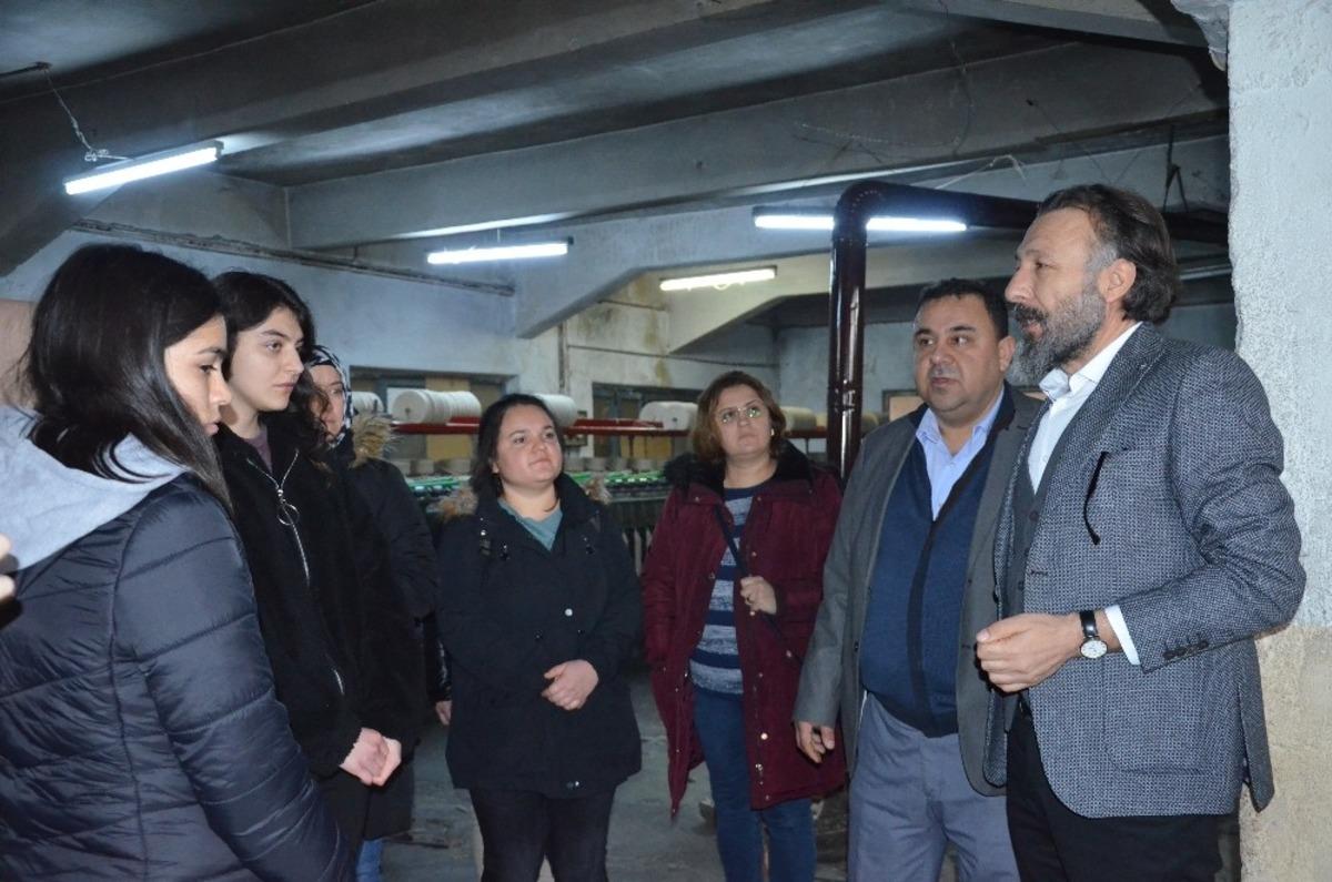 Demirci&rsquo;de ustalar kursiyerlerle buluştu