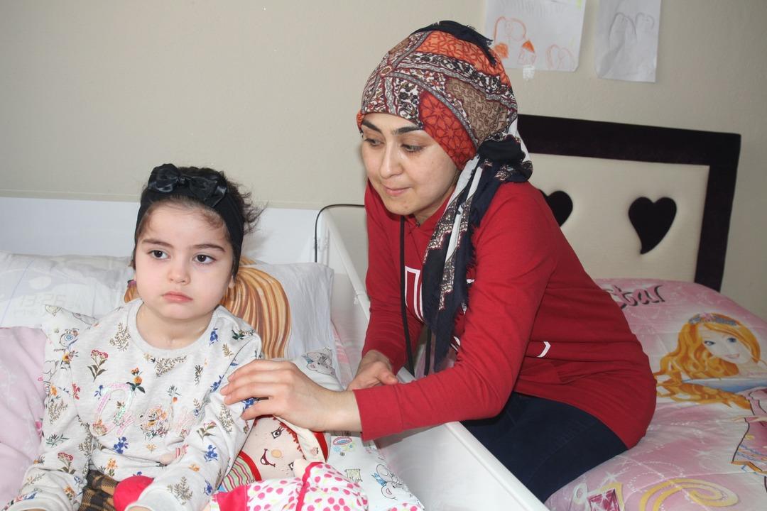 Grip vir&uuml;s&uuml; y&uuml;z&uuml;nden fel&ccedil; kaldı! İyileşebilmek i&ccedil;in yardım bekliyor