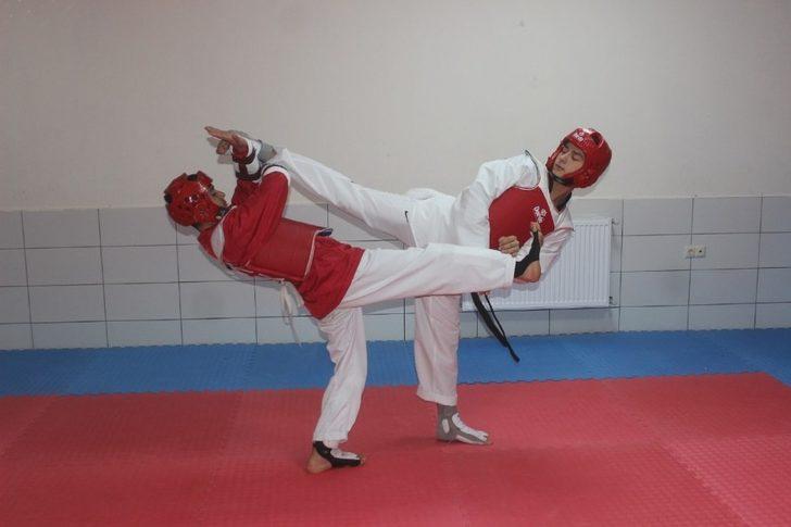 Yavuzelili tekvandocular mili takıma seçildi G3