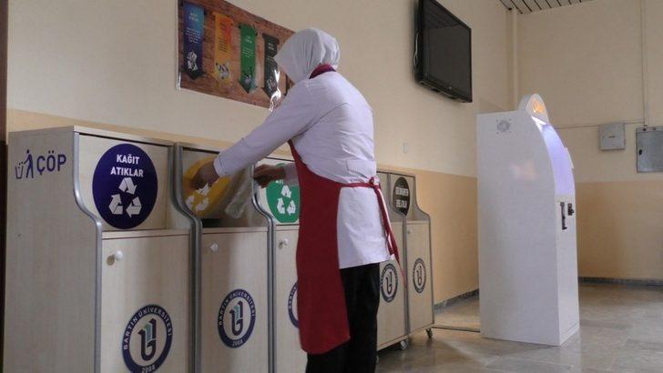 Bartın Üniversitesinde ‘Sıfır Atık Projesi’ ile 400 ağaç kesilmekten kurtarıldı G3