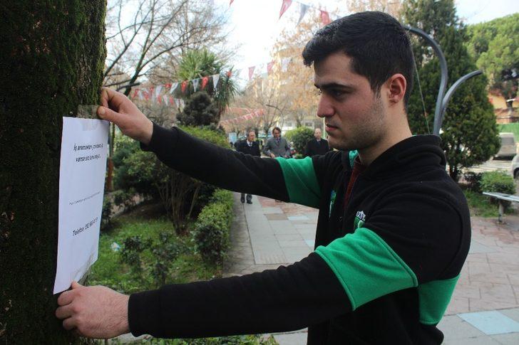 Kocaeli'de iş arayan gençten ilginç afiş: İş varsa siz arayın G1