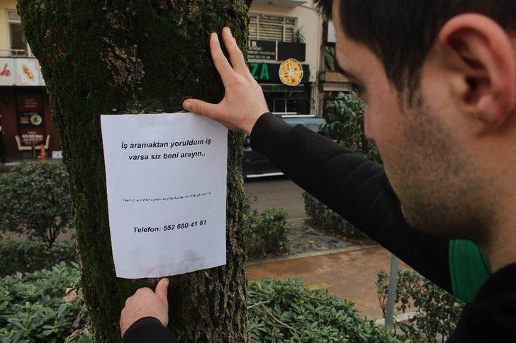 Kocaeli'de iş arayan gençten ilginç afiş: İş varsa siz arayın G4