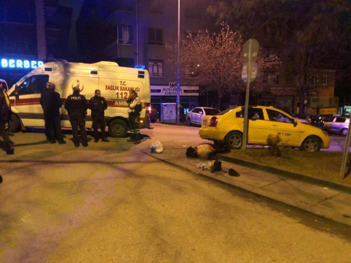 Ankara&rsquo;da kahreden g&ouml;r&uuml;nt&uuml;! Sokak ortasında fenalaştı, ila&ccedil;larını &ccedil;antasından &ccedil;ıkaramadı
