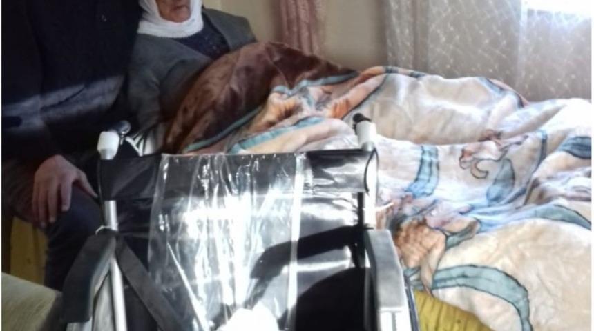 Malazgirt&rsquo;te engellilere tekerlekli sandalye desteği