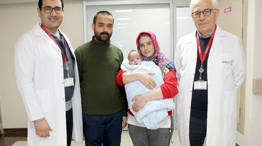 Yemek borusu olmayan bebeğe &ouml;zel cerrahi ile ikinci yaşam