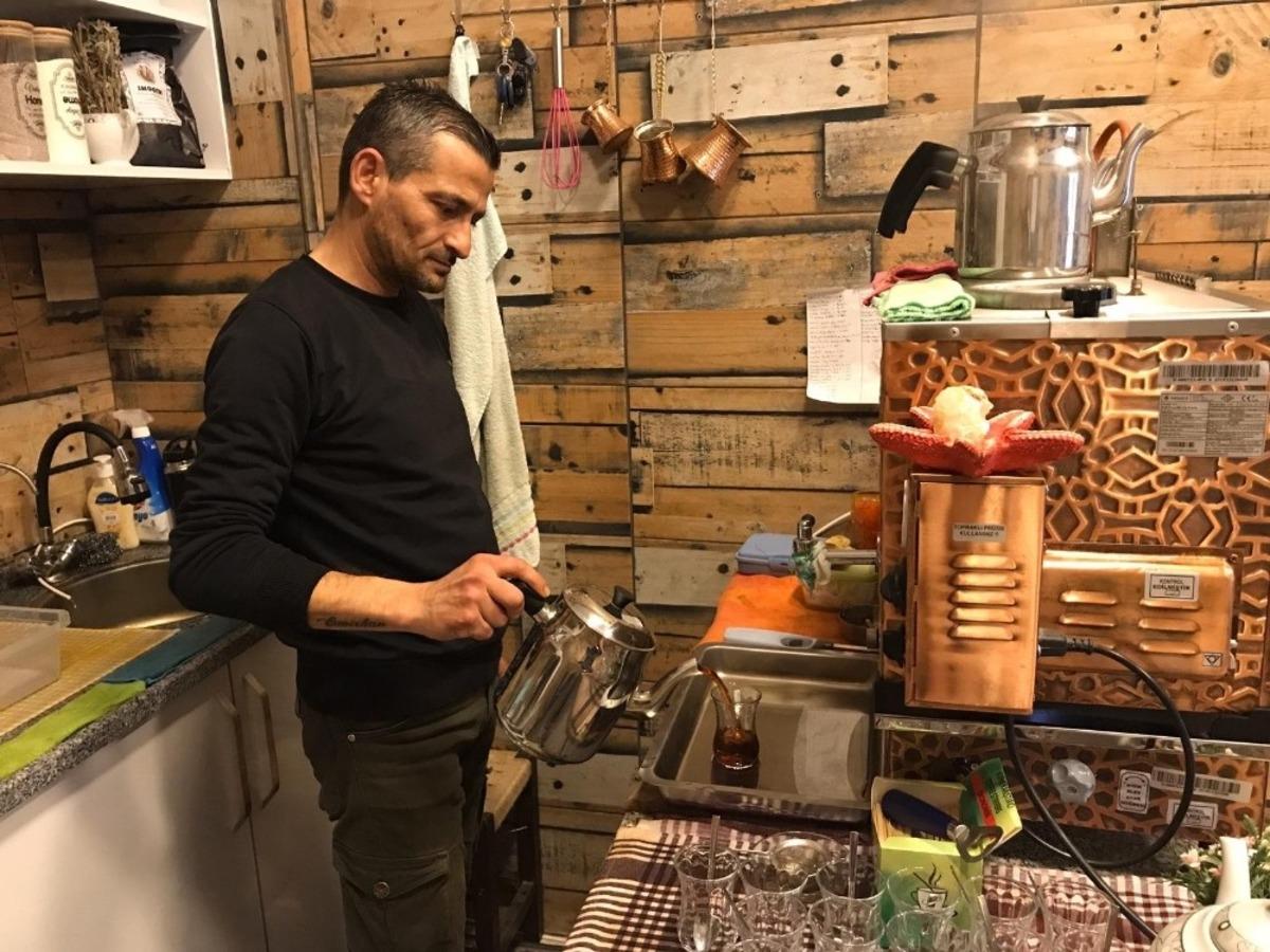 Babasının vasiyetini yerine getirip &ccedil;ay ocağı a&ccedil;tı