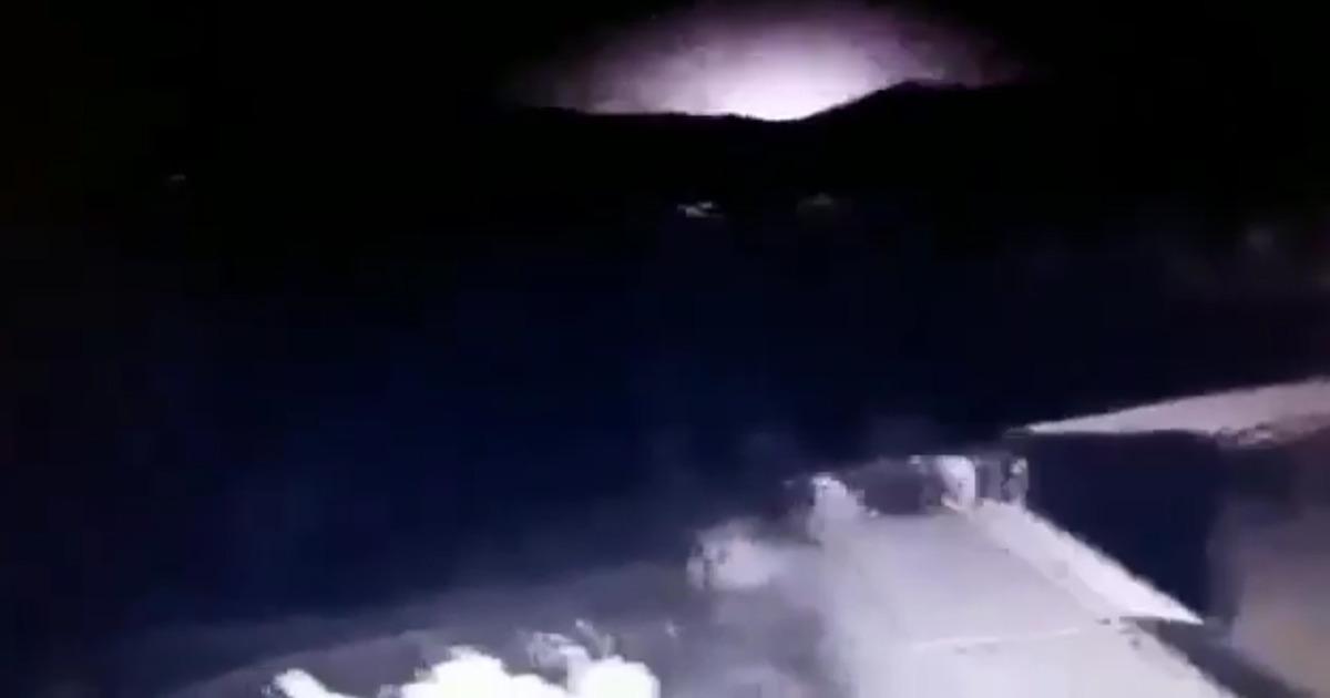 Elazığ depremi sırasında kaydedilen ışık sosyal medyada olay oldu