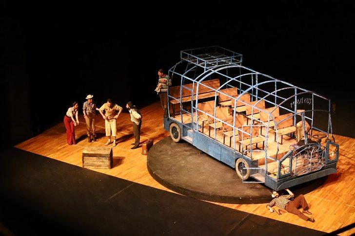 “Mavi Kuş” Konyalı tiyatro severlerle buluştu G4