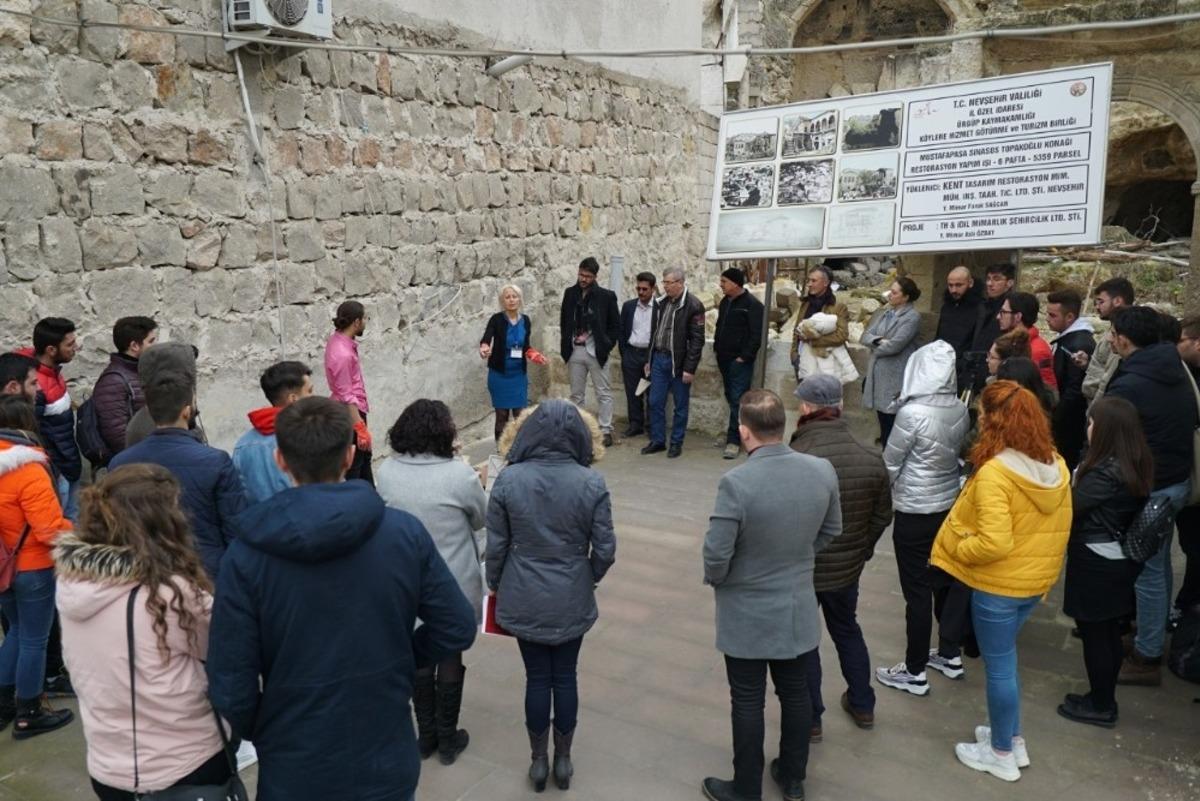 Kapadokya &Uuml;niversitesi&rsquo;nde &ldquo;Tarihi eserlere uygun malzemelerle dokunmak&rdquo; &ccedil;alıştayı d&uuml;zenlendi
