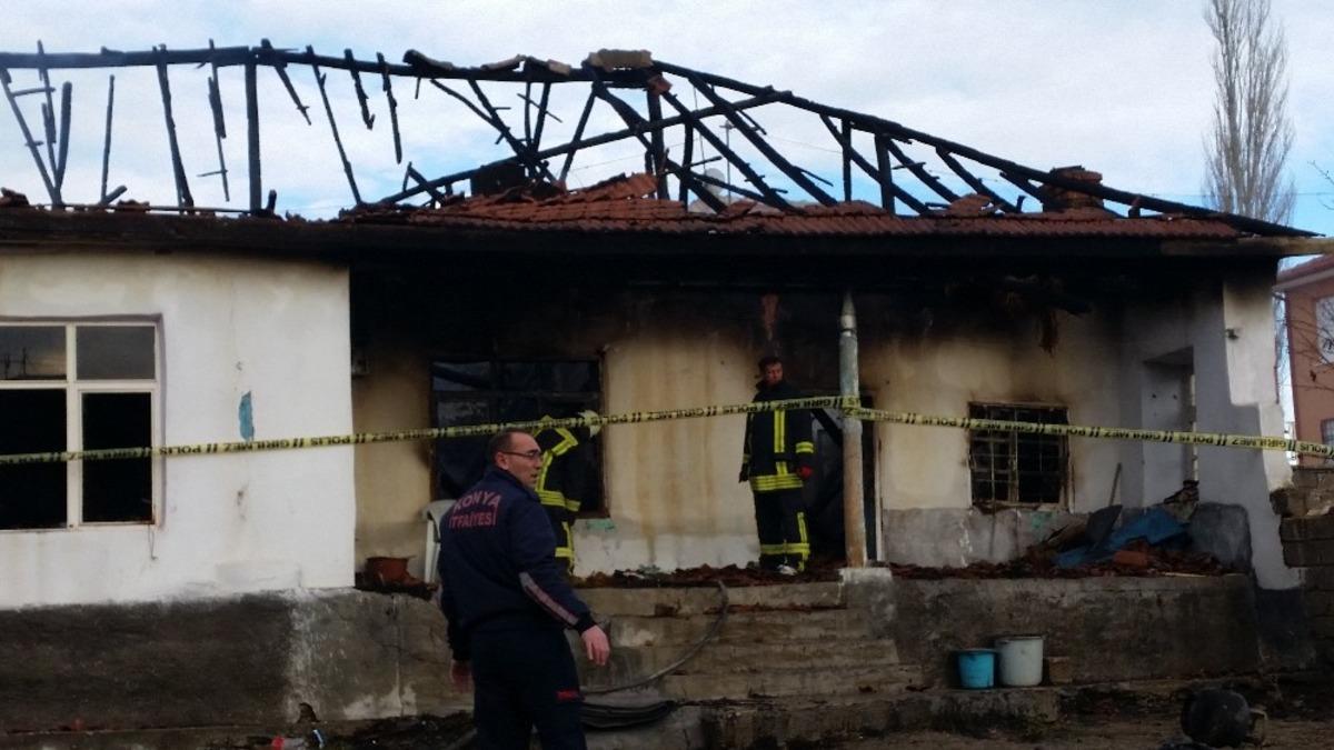Konya&rsquo;da m&uuml;stakil ev &ccedil;ıkan yangın sonrası kullanılamaz hale geldi