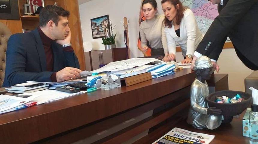 Başkanlardan Karayolları B&ouml;lge M&uuml;d&uuml;r&uuml; G&uuml;zel&rsquo;e &rsquo;hayırlı olsun&rsquo; ziyareti