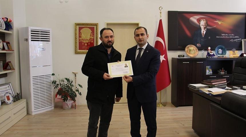 Başarılı imam &ouml;d&uuml;llendirildi