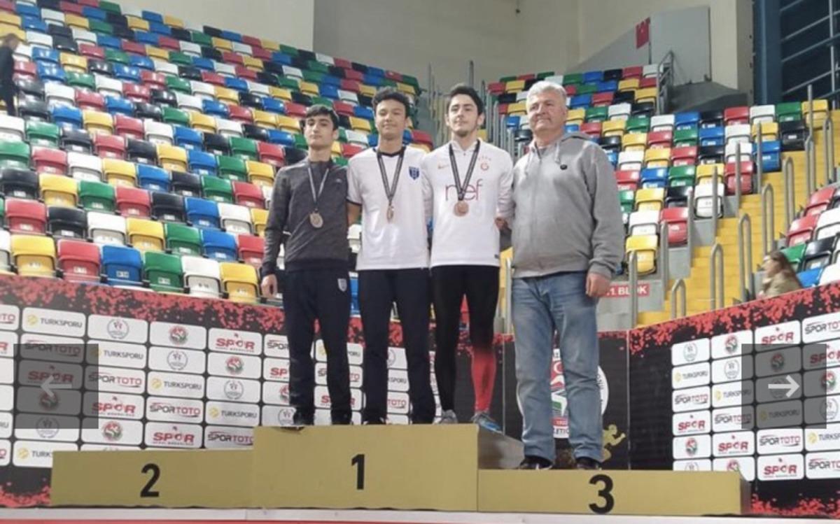 Atletizm T&uuml;rkiye şampiyonu Boz&uuml;y&uuml;k&rsquo;ten