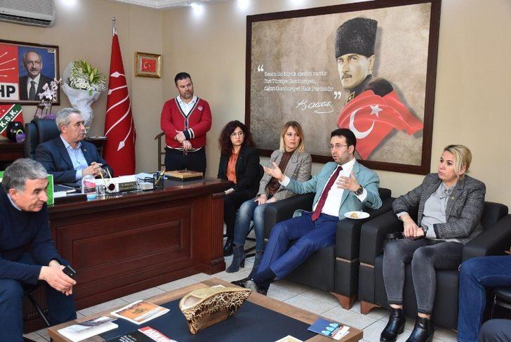 AK Partili Çiftçioğlu, Cemil Tugay’ın gerçekleşmeyen seçim vaadlerini CHP’li Koç’a sundu G3