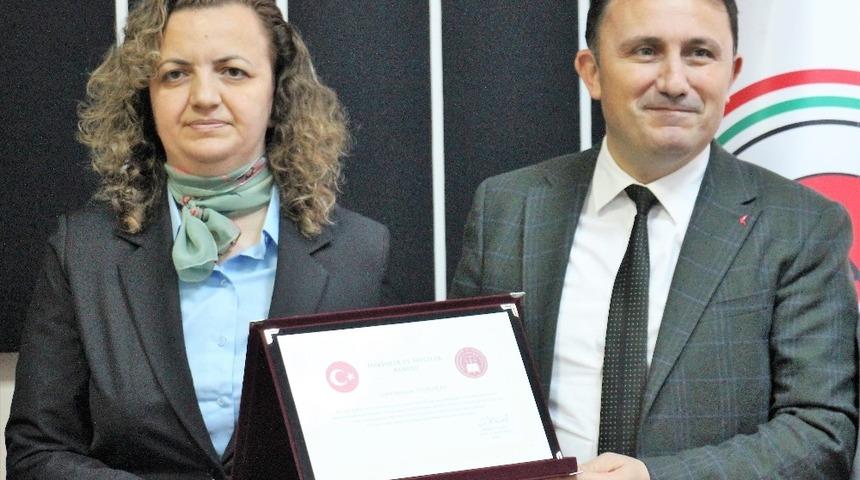 1. Sınıfa y&uuml;kselen Hakim Taşkıran onurlandırıldı