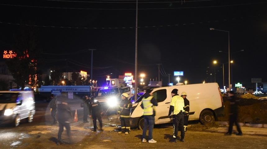 Nusaybin&rsquo;de bankaya ait para y&uuml;kl&uuml; minib&uuml;s kaza yaptı: 1 yaralı