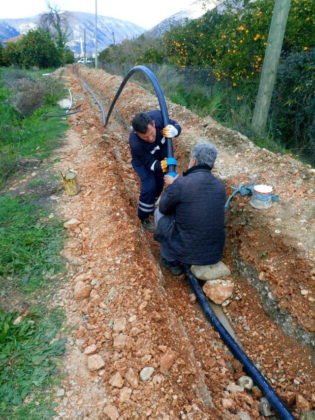 Finike Yuvalar’a yeni içme suyu hattı