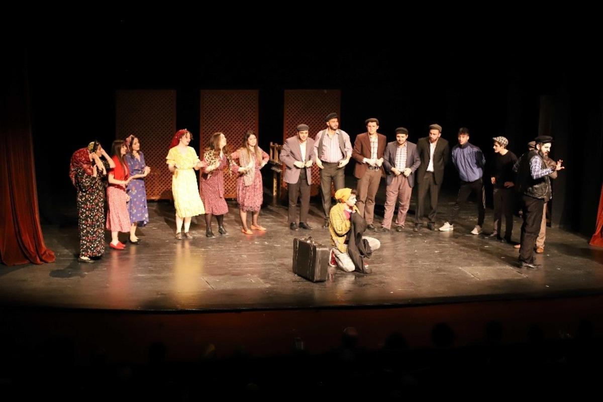 KTO Karataylı tiyatroculardan ilk pr&ouml;miyer heyecanı