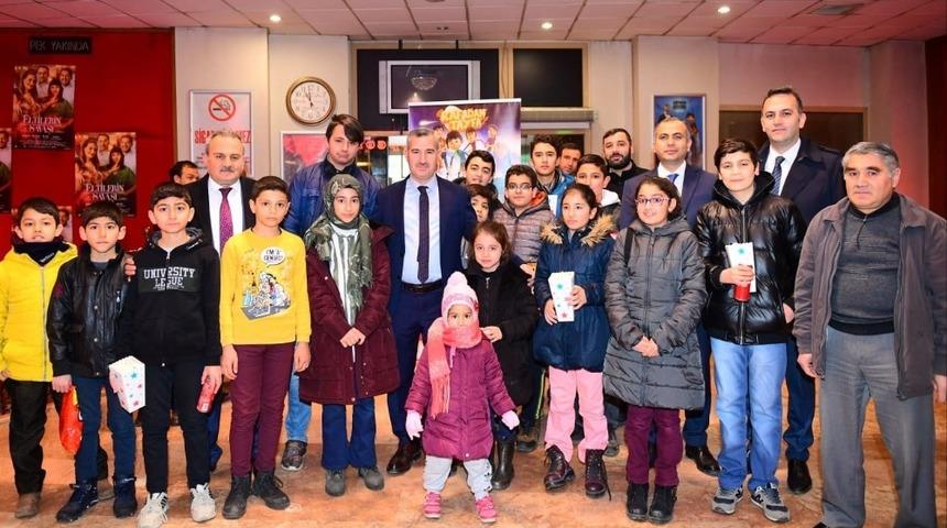 &Ccedil;ocuklara karne hediyesi, &uuml;cretsiz tiyatro