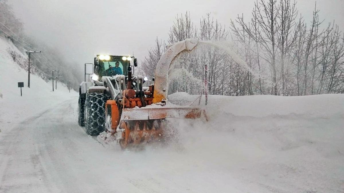 B&uuml;y&uuml;kşehir Kar Timleri karla m&uuml;cadeleye hazır